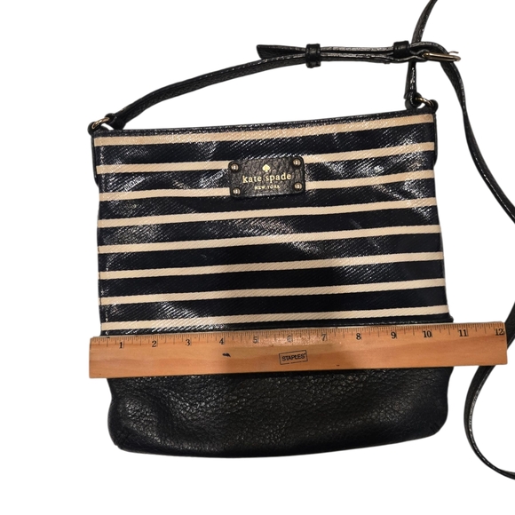 Kate Spade Black and Cream Striped Crossbody Leather Women's Bag - Picture 3 of 11